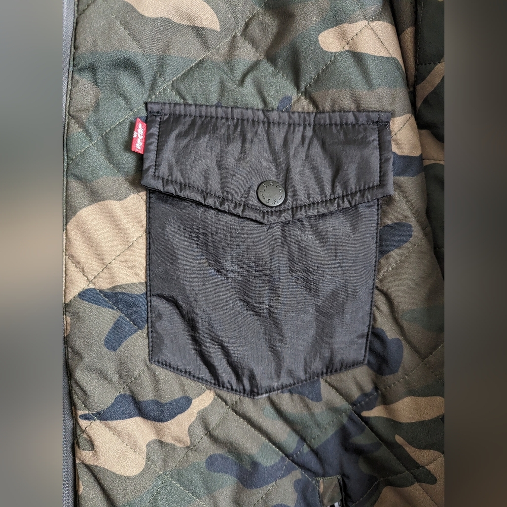 NWT Levi's Men's Camo Insulated Hooded Jacket Size L - Picture 3 of 12